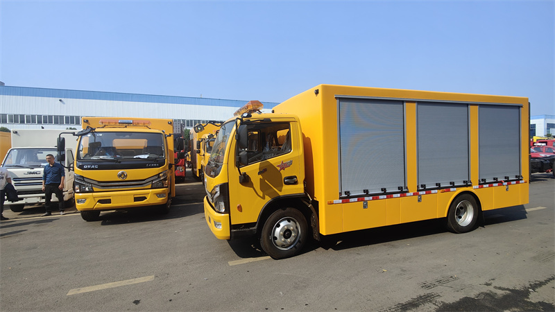 東風(fēng)多利卡2000方搶險(xiǎn)排澇車排水車